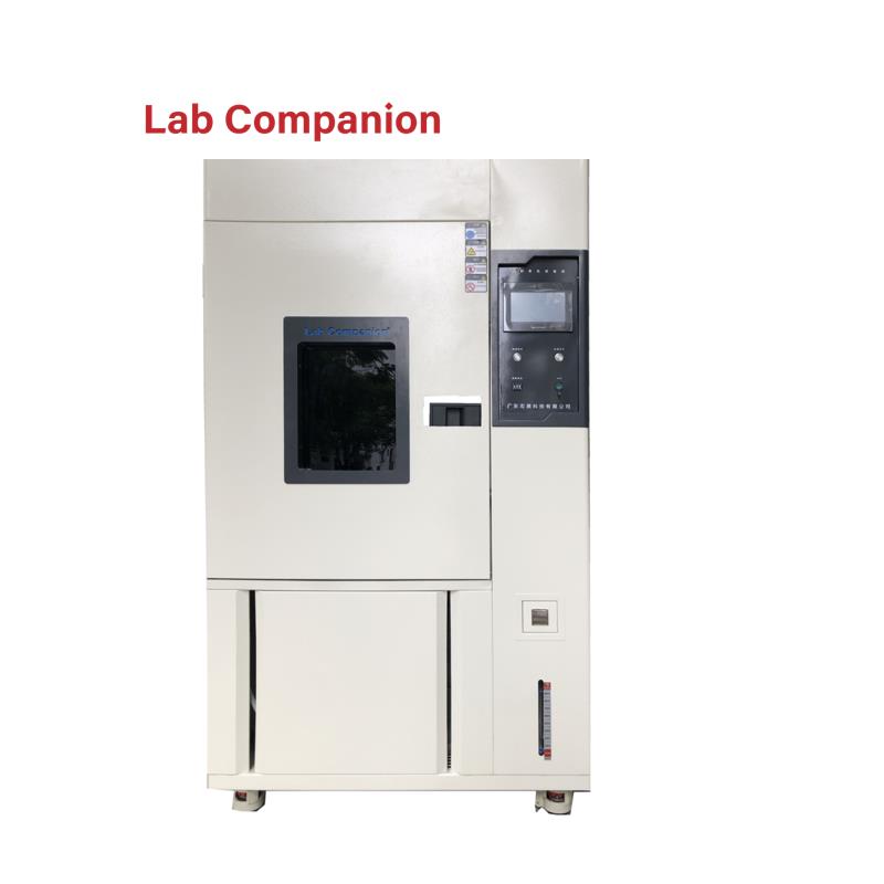 Buồng thử nghiệm thời tiết của đèn Xenon tương đương với một năm phơi ngoài trời trong bao lâu?