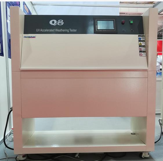 Phòng thử nghiệm ánh sáng cực tím trong phòng thí nghiệm tái tạo lượng ánh sáng mặt trời và lượng mưa như thế nào?